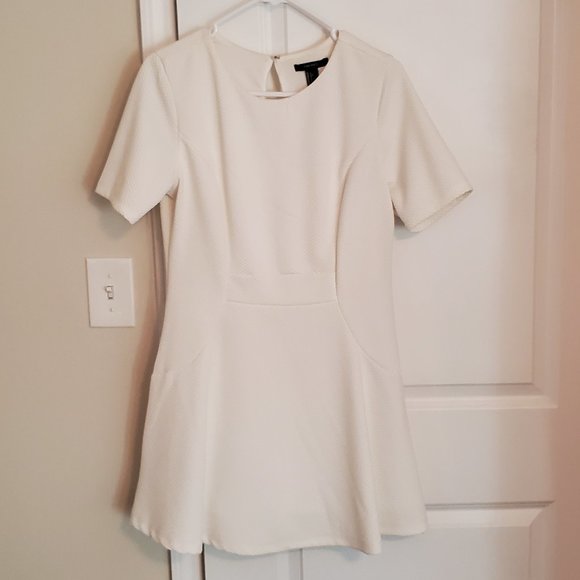 Cream dress - Picture 1 of 8